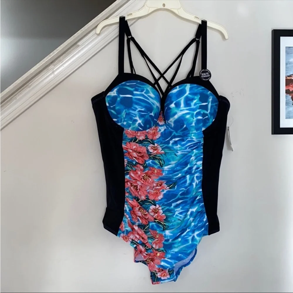NWT torrid water print lattice back strappy swimsuit